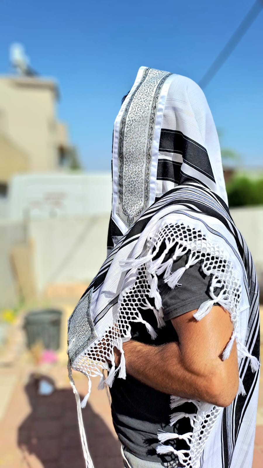 טלית תימנית מפוארת דגם עמרניה עם שזירה עבודת יד וקשירת ציצית רמבם אוריה אומנות ועיצוב בטליתות 1