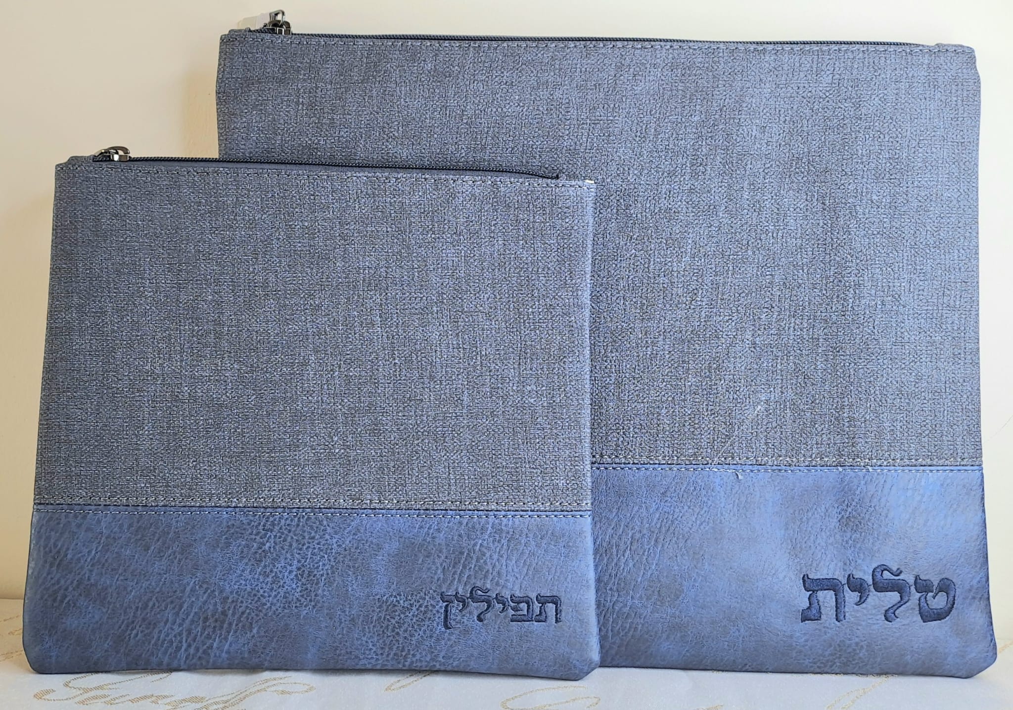 כיסוי טלית ותפילין משולב פשתן ודמוי עור כחול אוריה אומנות ועיצוב בטליתות 1
