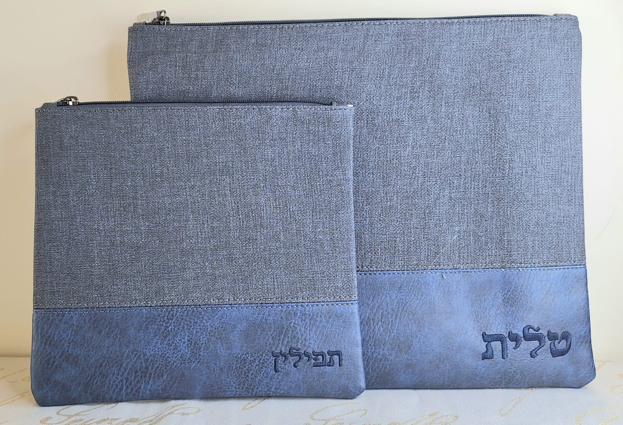 כיסוי טלית ותפילין משולב פשתן ודמוי עור כחול אוריה אומנות ועיצוב בטליתות 2