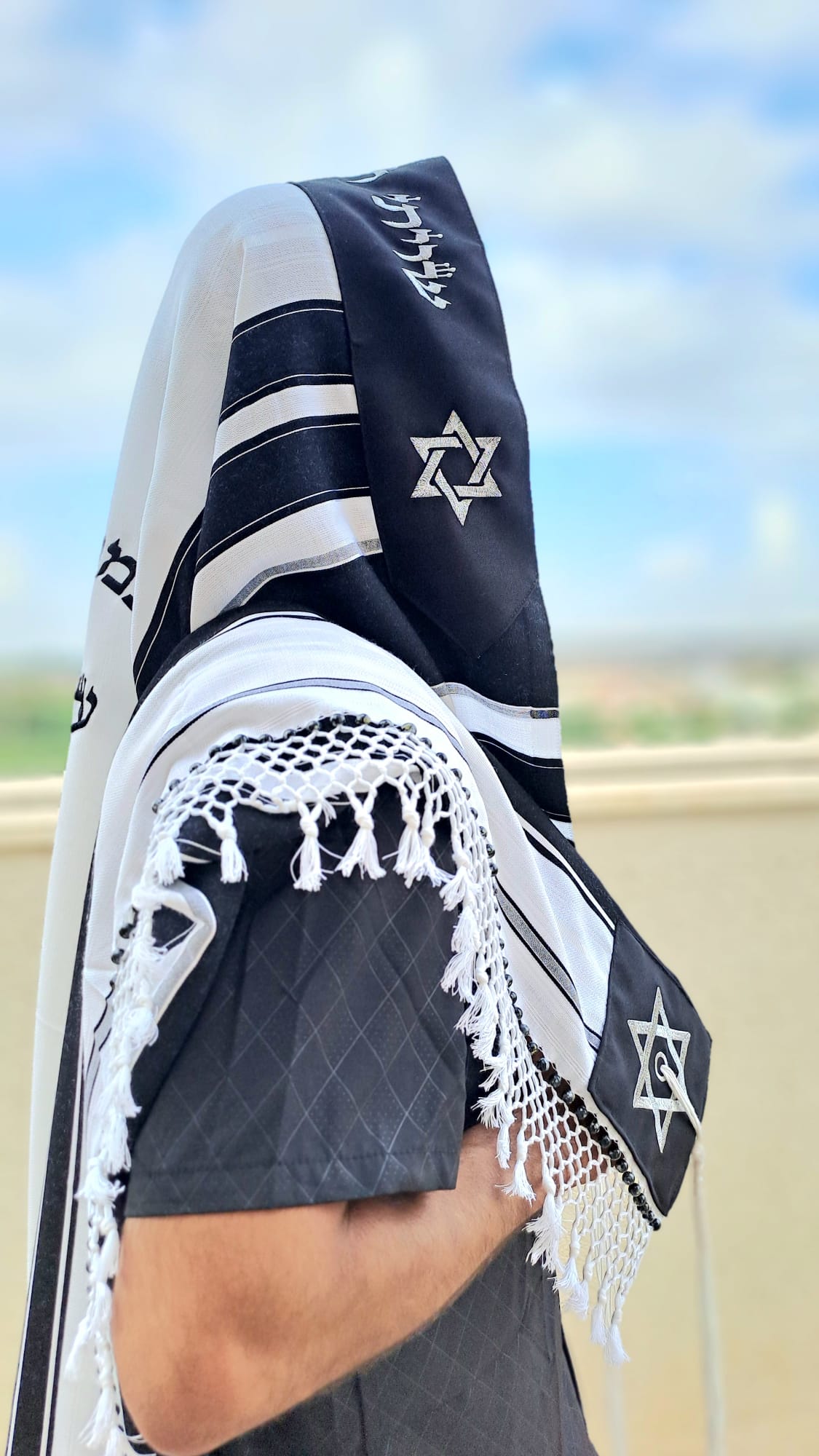 טלית יוקרתית לבר מצווה שויתי ה לנגדי תמיד שחור וכסף נוצץ בשילוב חרוזים בעבודת יד אוריה עיצוב טליתות 6