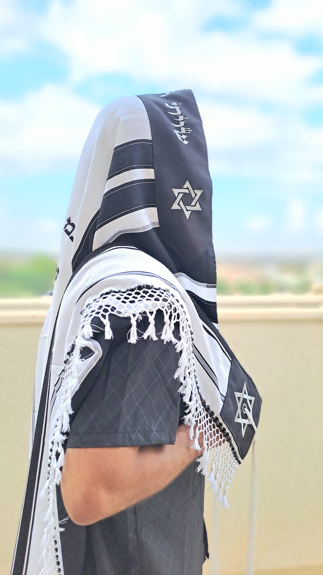 טלית יוקרתית לבר מצווה שויתי ה לנגדי תמיד שחור וכסף נוצץ בשילוב חרוזים בעבודת יד אוריה עיצוב טליתות 7