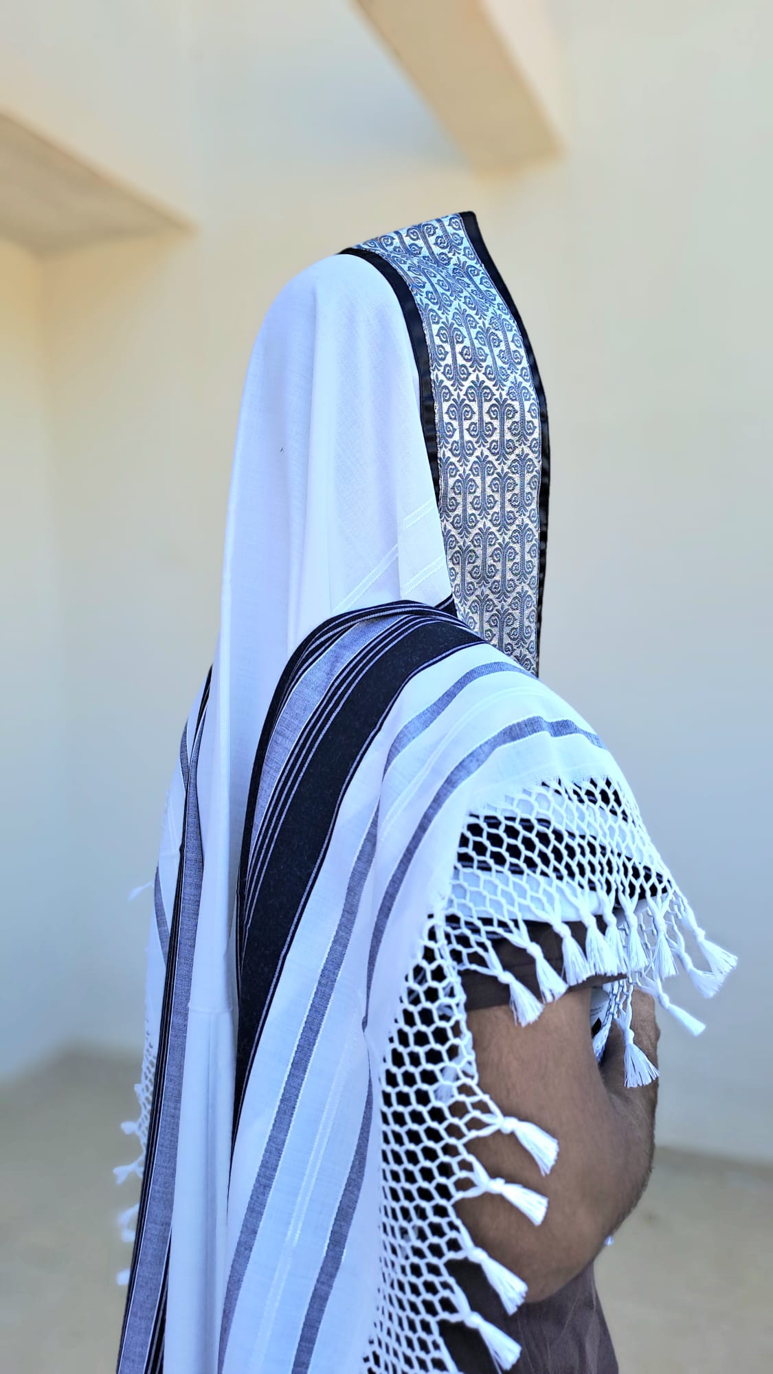 טלית תימנית מפוארת עם שזירה עבודת יד אוריה עיצוב טליתות 1