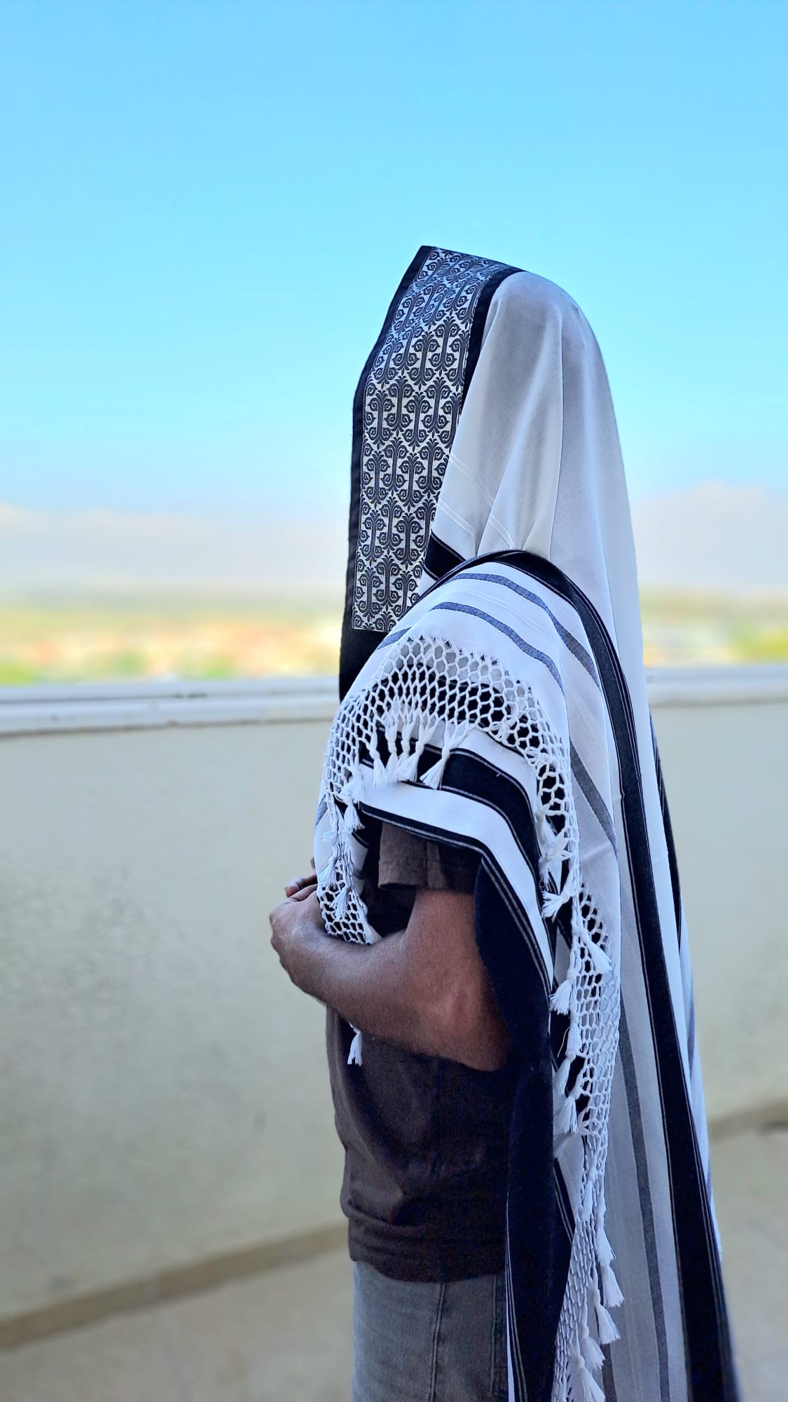 טלית תימנית מפוארת עם שזירה עבודת יד אוריה עיצוב טליתות 4