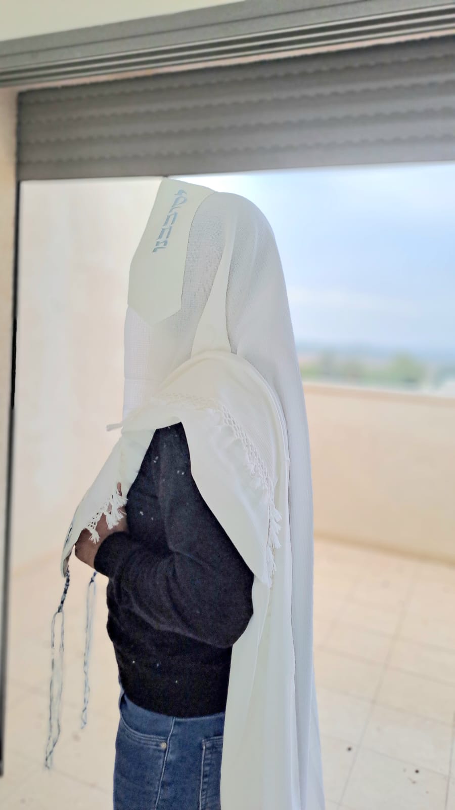 טלית חתנים מהודרת בעיצוב תכלת ולבן עם רקמה אוריה אומנות ועיצוב בטליתות 1