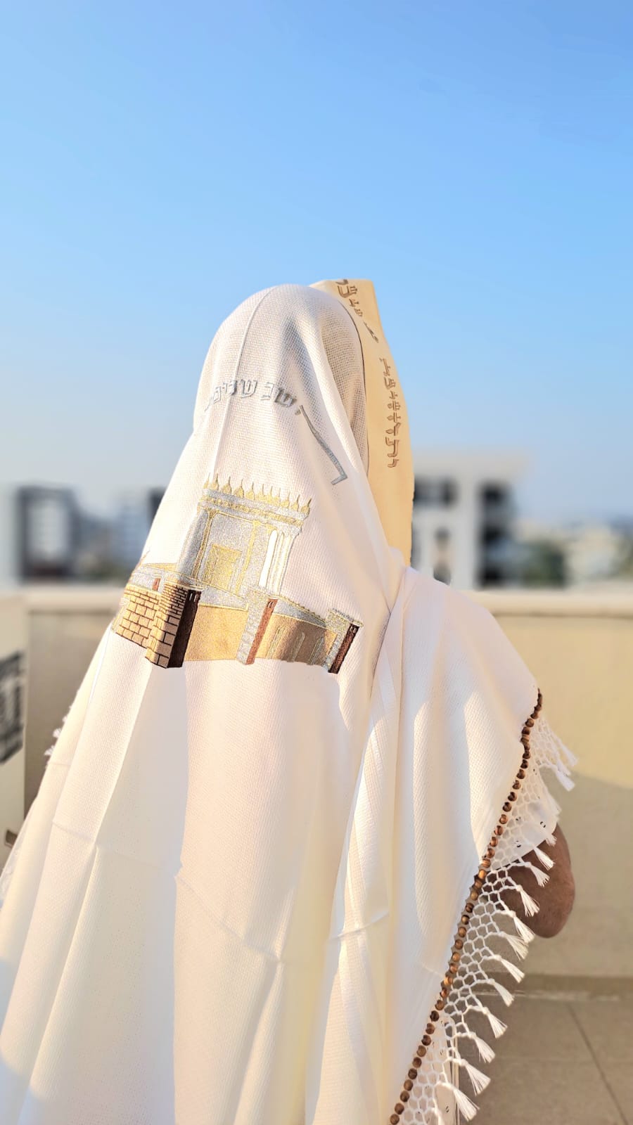 טלית מהודרת בעיצוב עם רקמת בית המקדש לא מחליקה אוריה - אומנות ועיצוב בטליתות 16