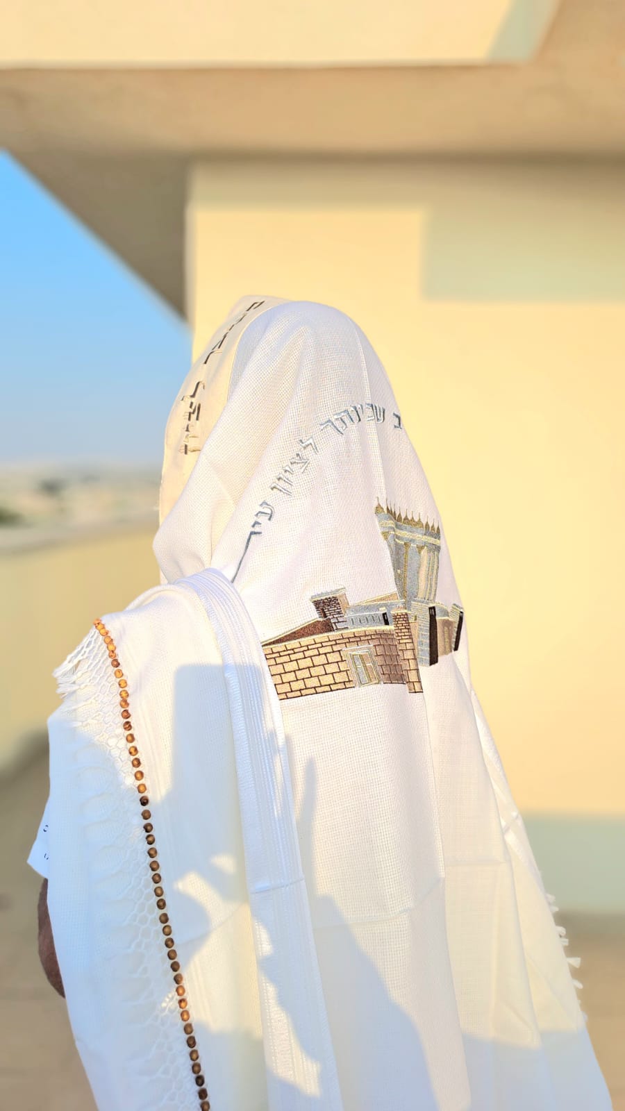 טלית מהודרת בעיצוב עם רקמת בית המקדש לא מחליקה אוריה - אומנות ועיצוב בטליתות 17