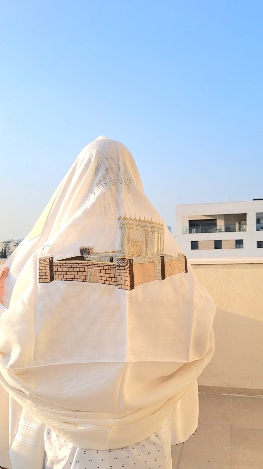 טלית מהודרת בעיצוב עם רקמת בית המקדש לא מחליקה אוריה - אומנות ועיצוב בטליתות 20