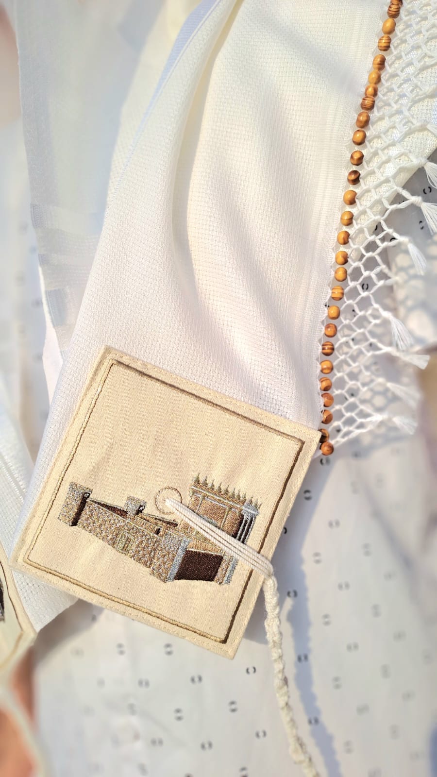 טלית מהודרת בעיצוב עם רקמת בית המקדש לא מחליקה אוריה - אומנות ועיצוב בטליתות 7