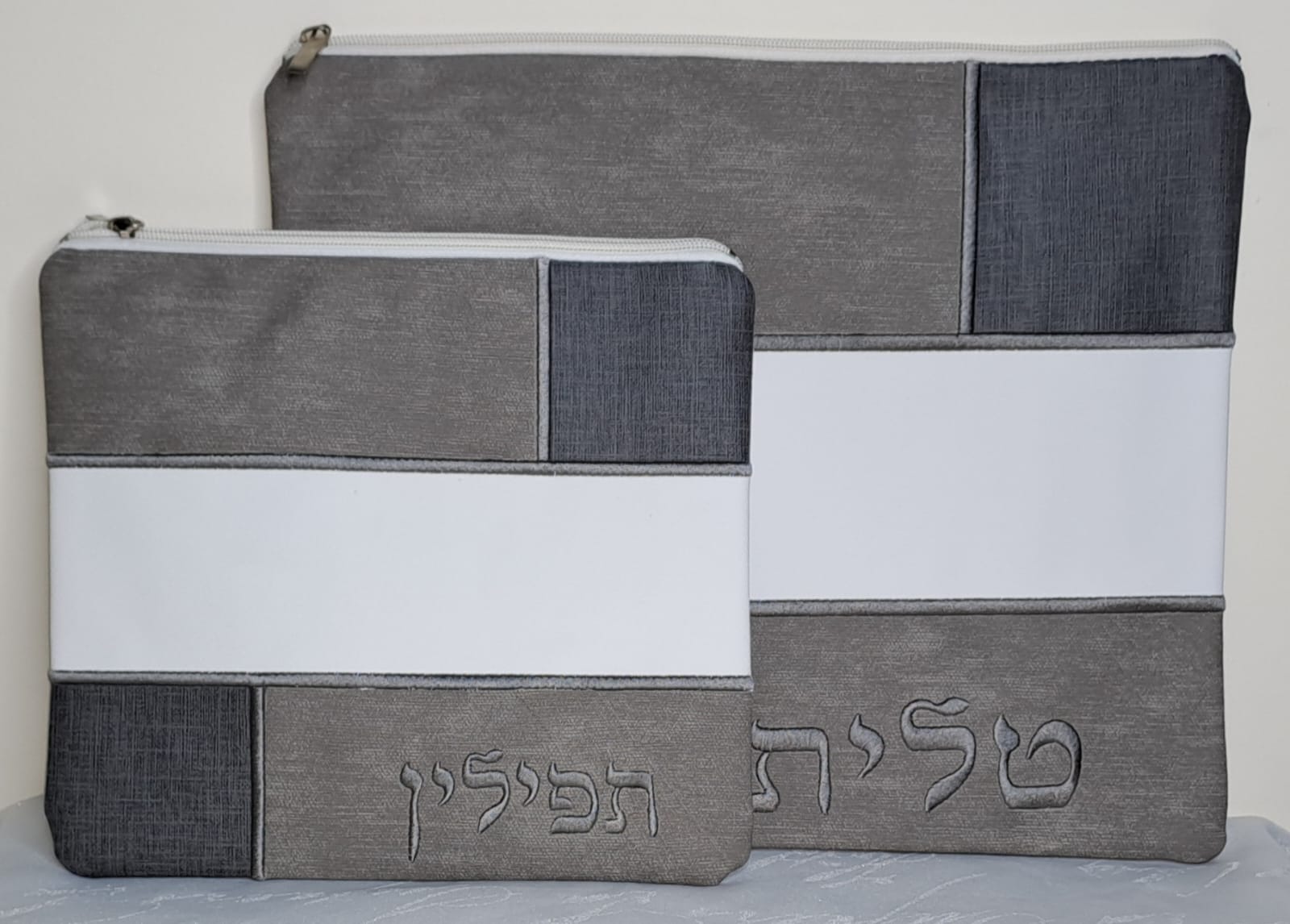 כיסוי טלית ותפילין מעוצב דמוי עור אפור שחור כהה אוריה אומנות ועיצוב בטליתות 1