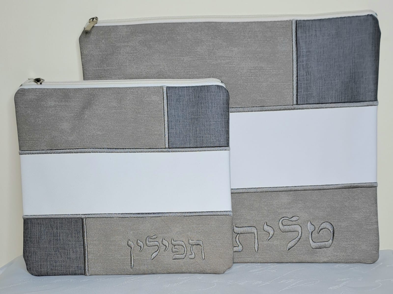 כיסוי טלית ותפילין מעוצב דמוי עור אפור שחור כהה אוריה אומנות ועיצוב בטליתות 2