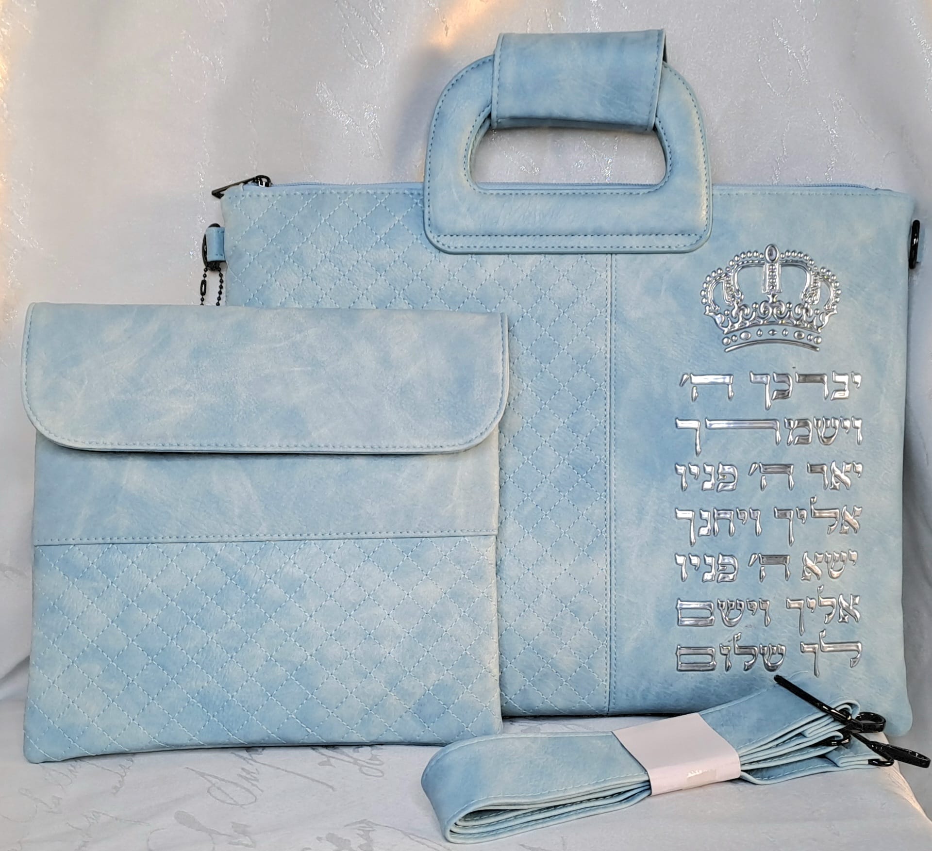 כיסוי טלית ותפילין דמוי עור תכלת בהיר עם ידיות אוריה אומנות ועיצוב בטליתות 1