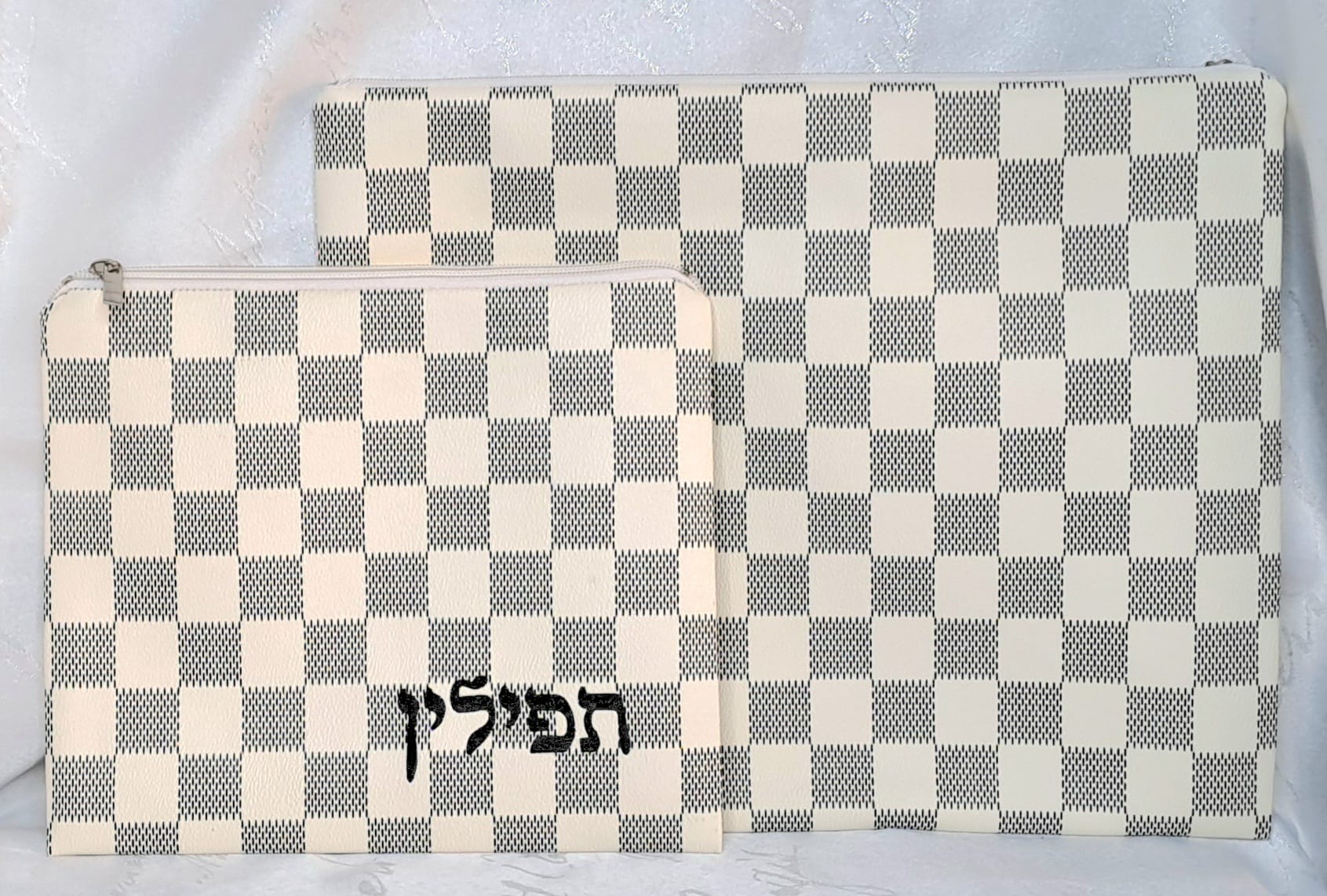 כיסוי טלית ותפילין פשתן בעיצוב דמקה בהיר אוריה אומנות ועיצוב בטליתות 1