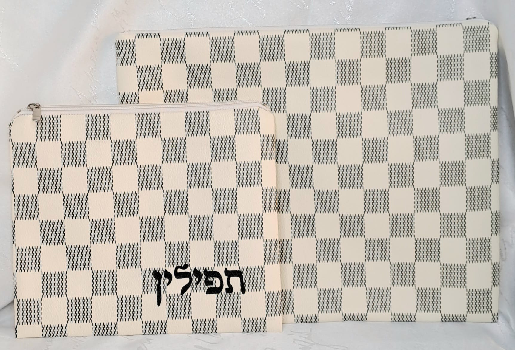 כיסוי טלית ותפילין פשתן בעיצוב דמקה בהיר אוריה אומנות ועיצוב בטליתות 2