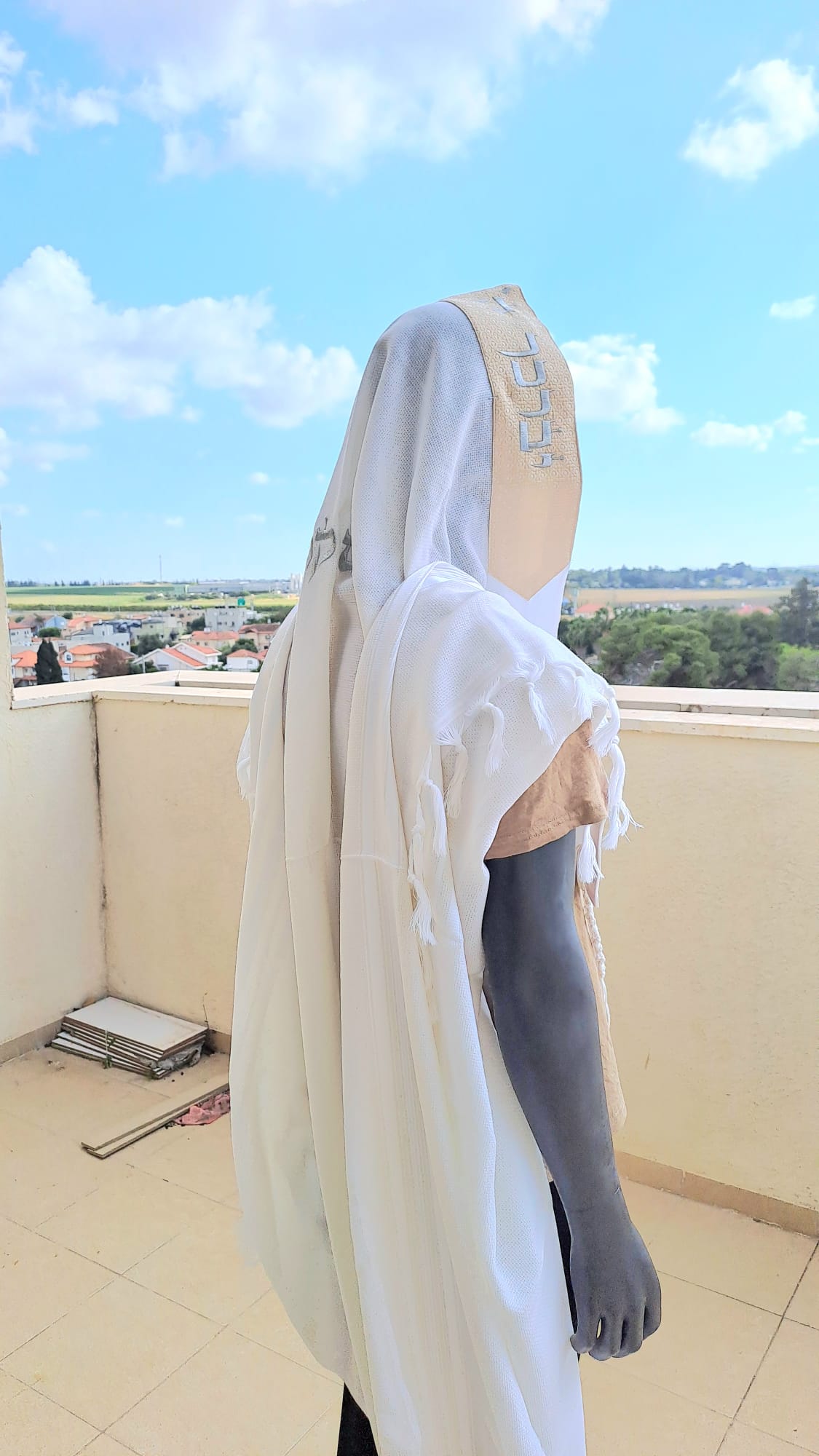 טלית חתנים בעיצוב לבן קרם עם רקמת יברכך ה וישמרך אוריה עיצוב טליתות 5
