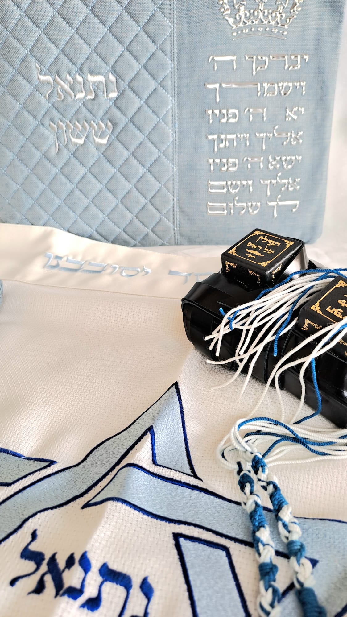 סט בר מצווה יוקרתי טלית ותפילין מהודרים ורקמת מגן דוד אוריה עיצוב טליתות 2