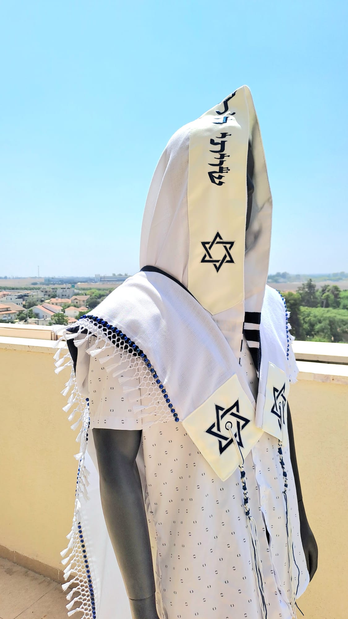 טלית צמר יוקרתית בעיצוב כחול כהה – כסף ושזירת חרוזים בעבודת יד 5 (2)