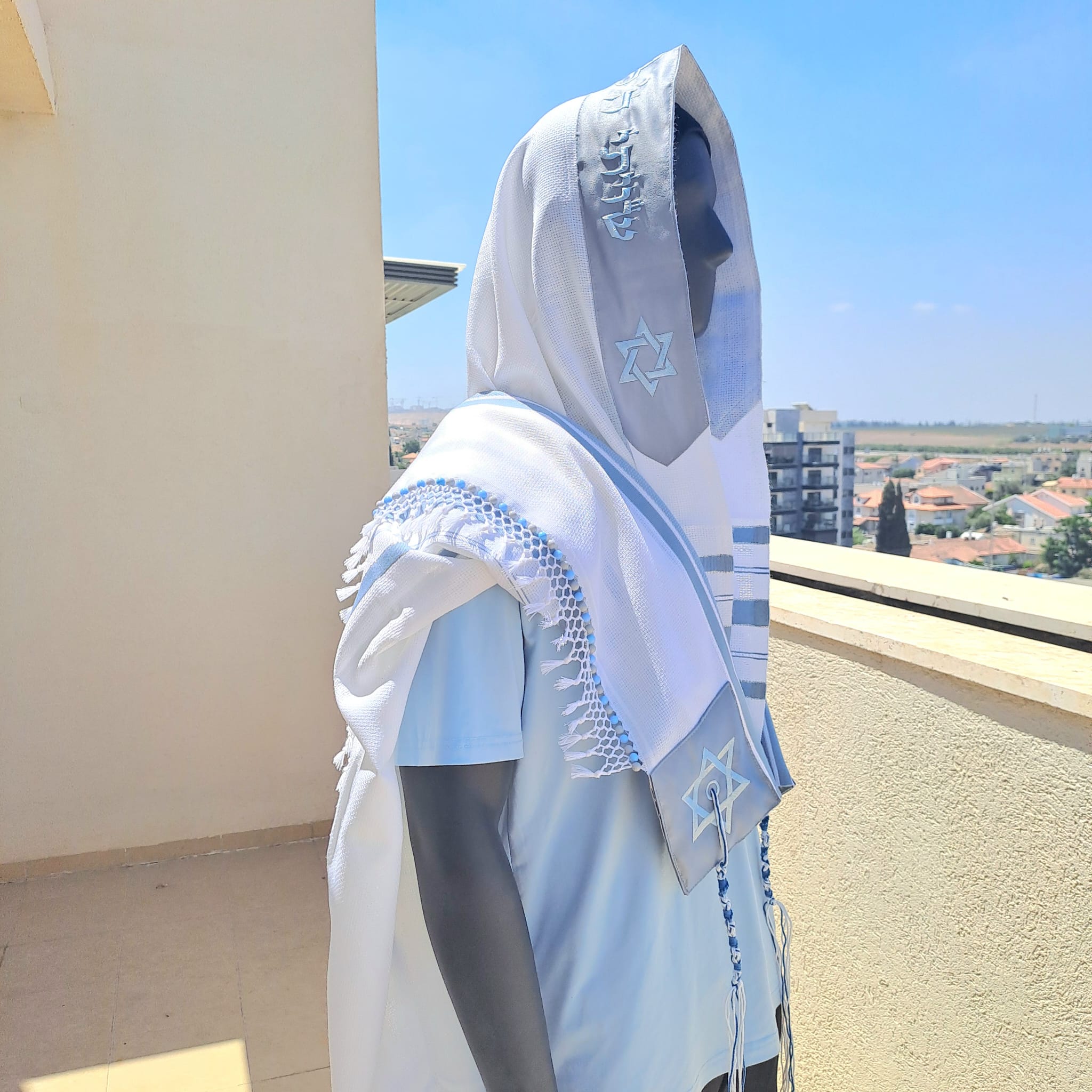 טלית יוקרתית בעיצוב moshe עם שזירת חרוזים בעבודת יד אוריה עיצוב טליתות 5