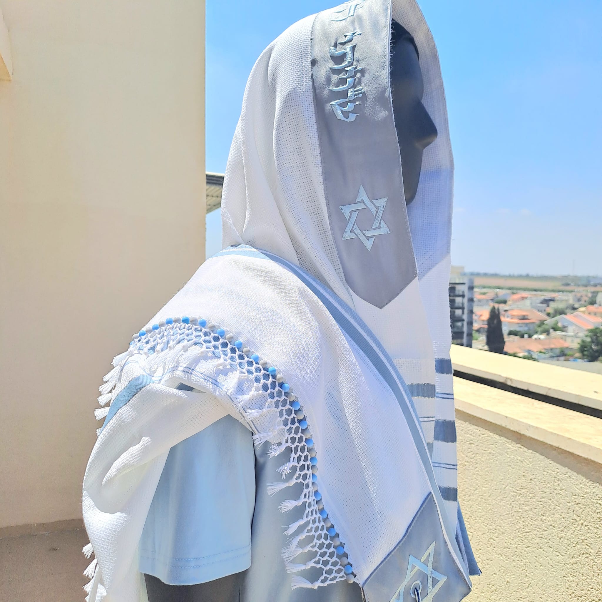טלית יוקרתית בעיצוב moshe עם שזירת חרוזים בעבודת יד אוריה עיצוב טליתות 9