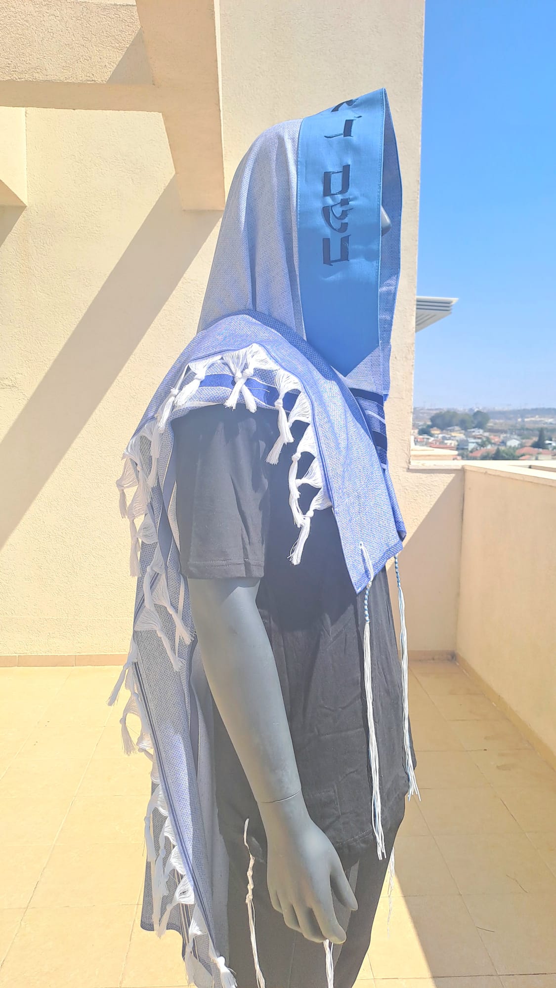 טלית צמר מהודרת בעיצוב תכלת כחול בשם ה עם פתיל תכלת אוריה עיצוב טליתות 6