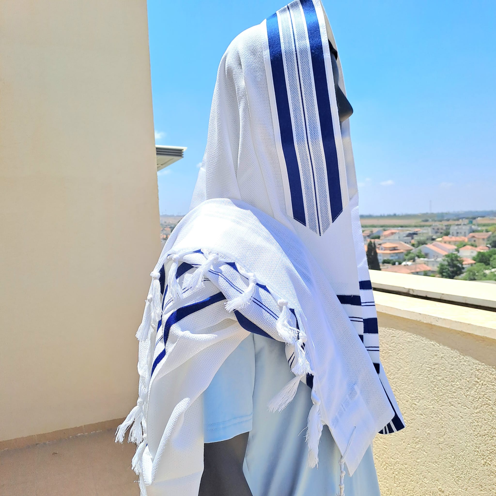 טלית צמר קלאסית בעיצוב פסים כחול רויאל אוריה עיצוב טליתות 4