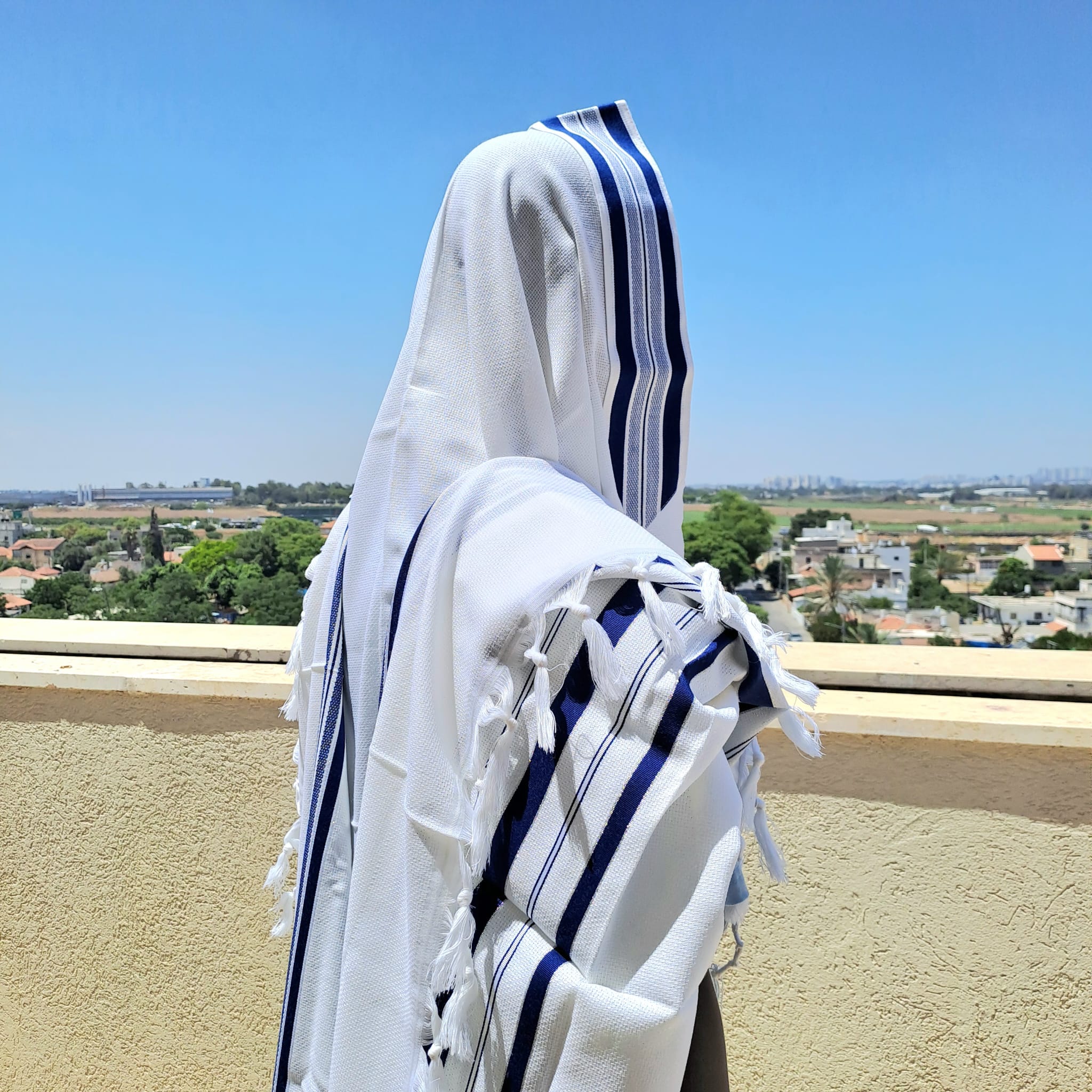 טלית צמר קלאסית בעיצוב פסים כחול רויאל אוריה עיצוב טליתות 5