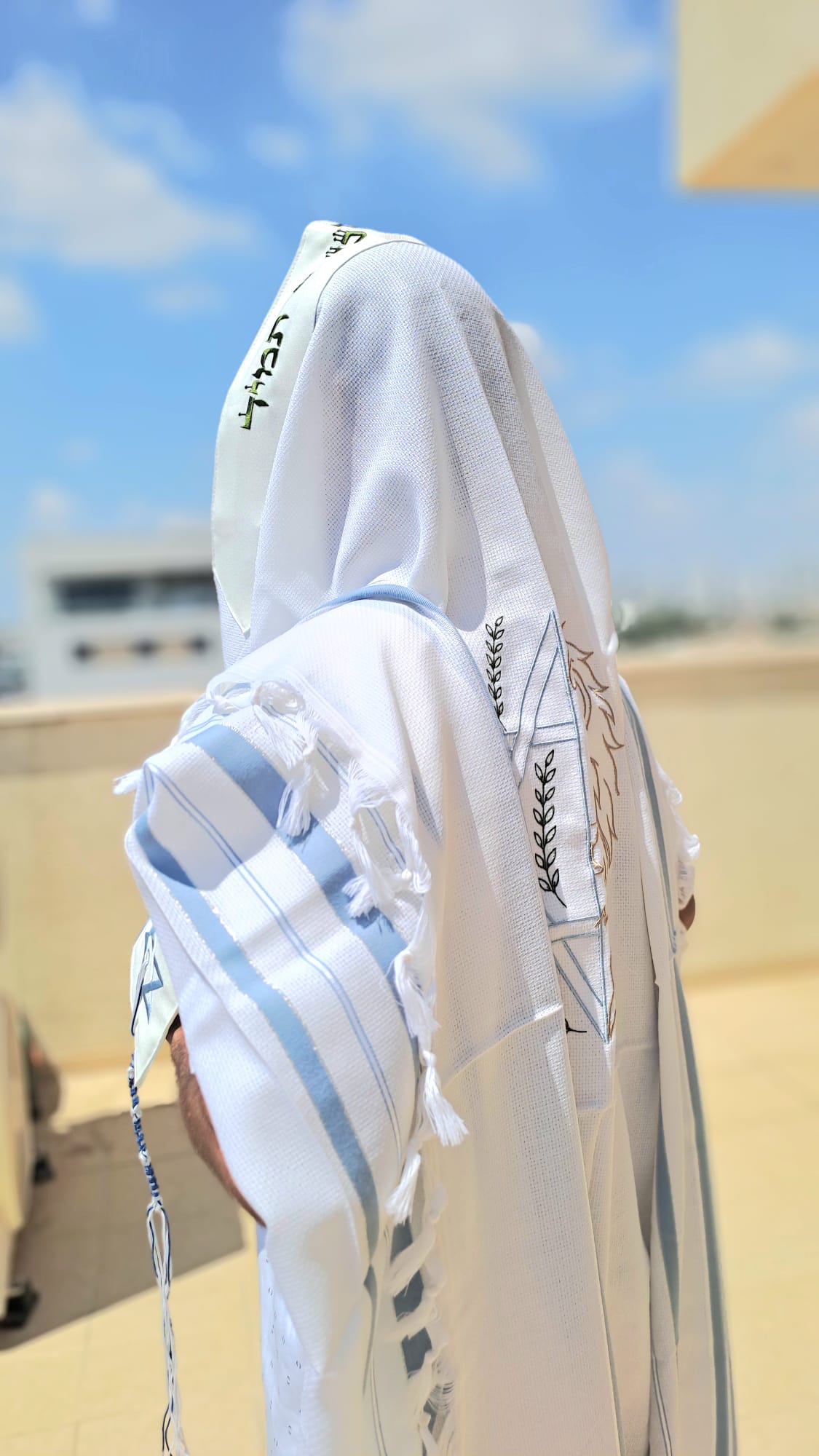טלית 100% צמר בעיצוב יוקרתי חצי אריה וחצי מגן דוד אוריה עיצוב טליתות 6